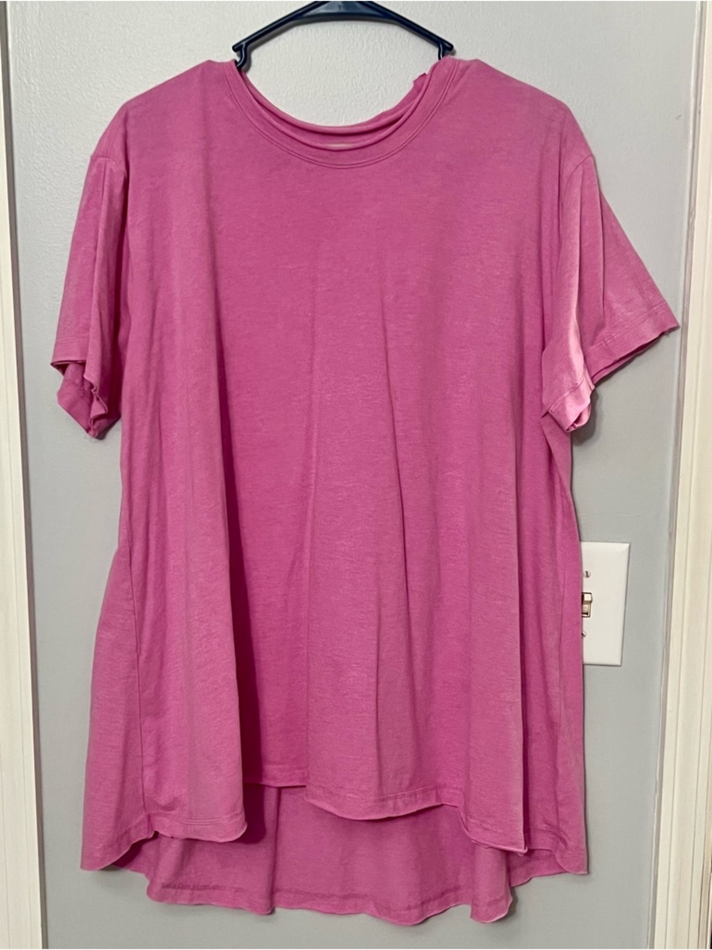 Zenana Outfitters Pink Short-Sleeve Crewneck Tee